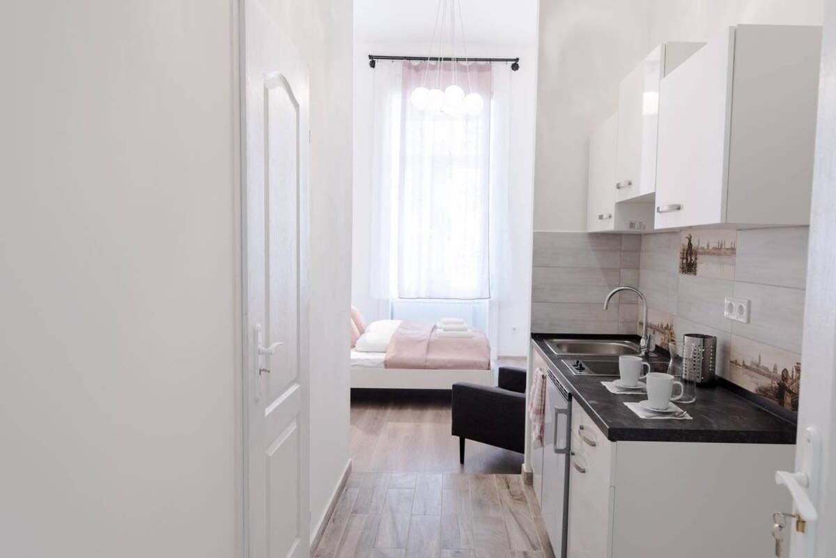 Brand New Studio With Aircon In The Center Budapest Exterior foto